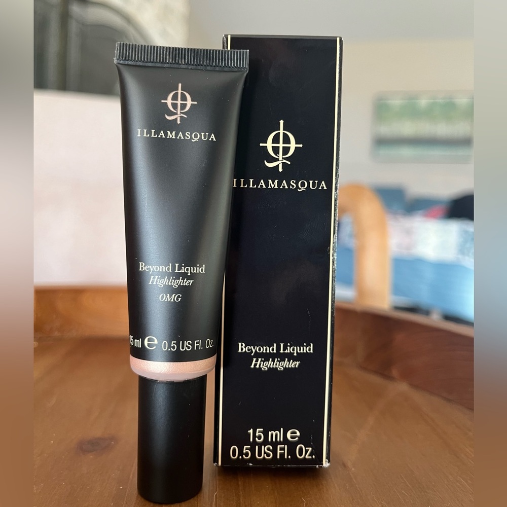 Illamasqua Beyond Liquid Highlighter - Shade: OMG